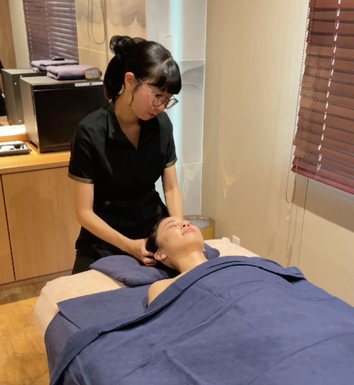 アロマオイルで全身ケア